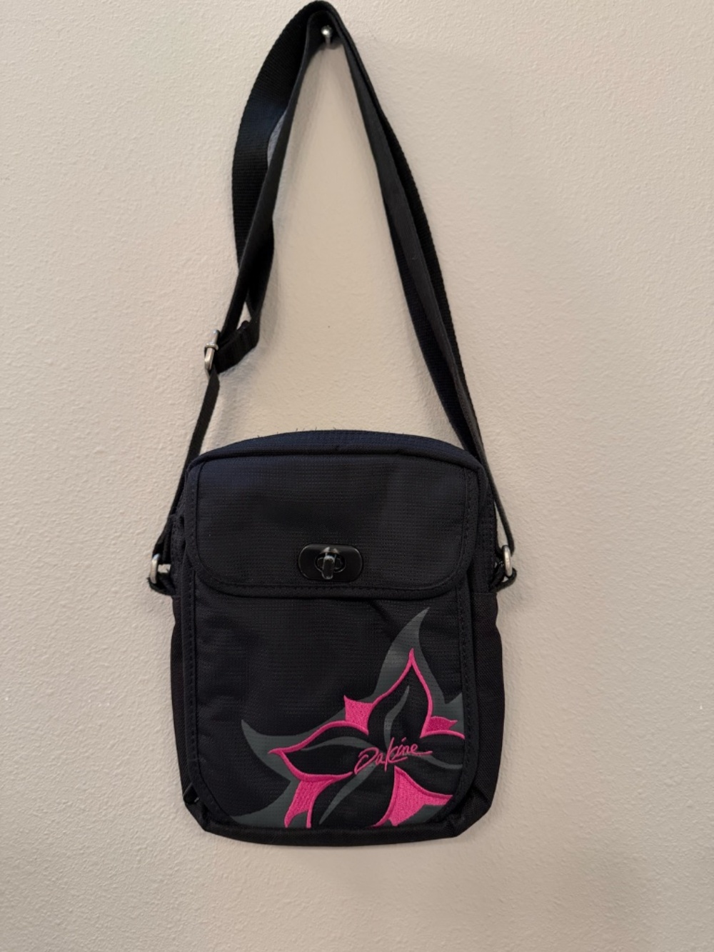 Dakine Crossbody purse